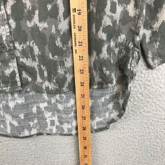 Cloth & Stone Animal Print Blouse Button Front Shirt Gray Size S - Picture 4 of 8